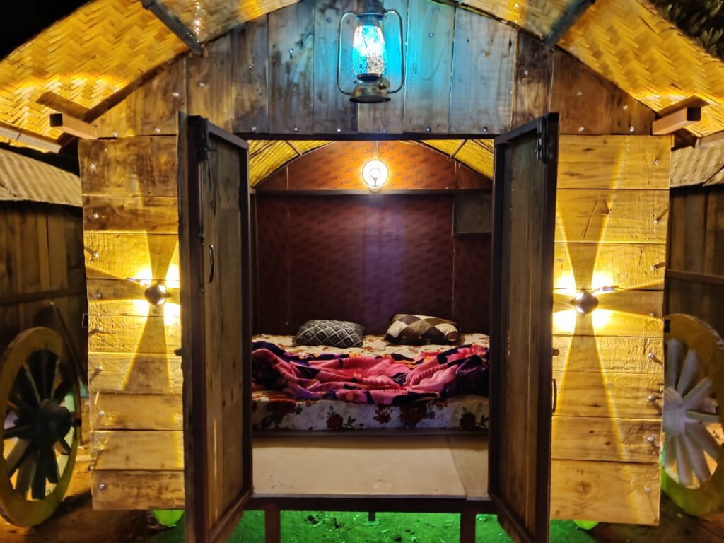 Wooden cottage 🏕️